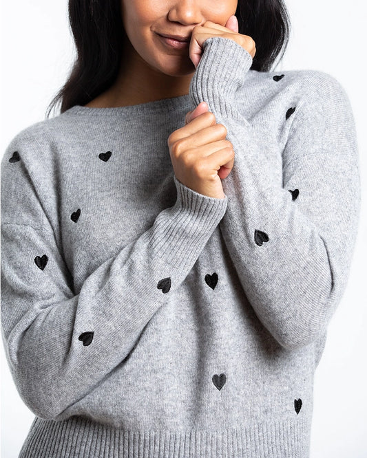 quinn-cashmere-heart-embroidered-sweatshirt-01