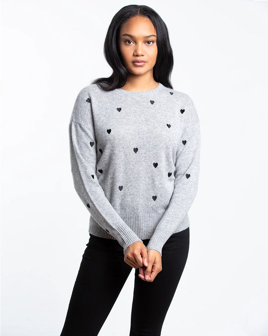 quinn-cashmere-heart-embroidered-sweatshirt-02